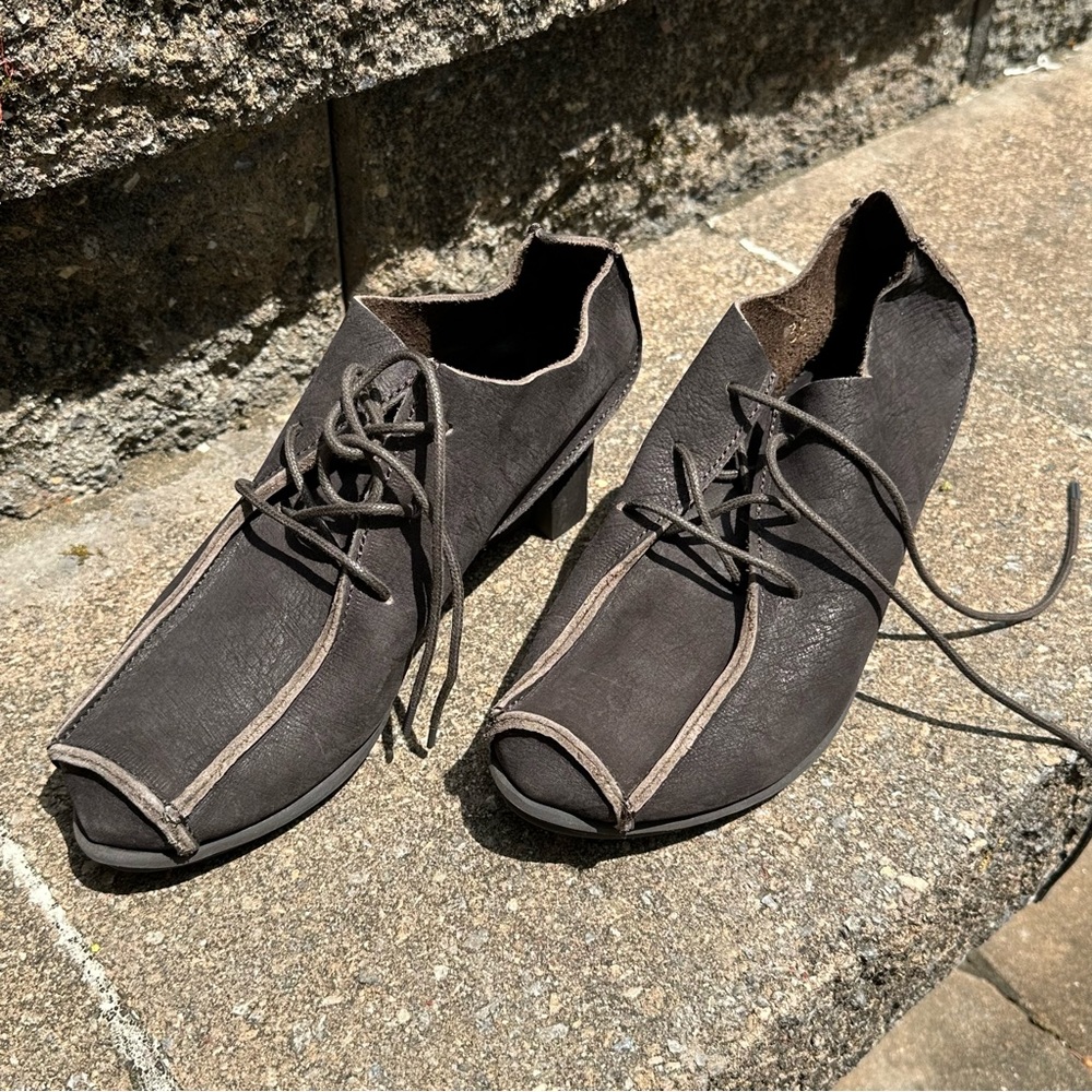 NEW in box Trippen Route in Espresso brown sz 36